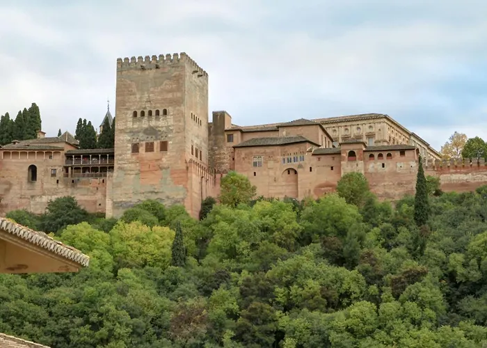 Chezmoihomes Unique Alhambra Views