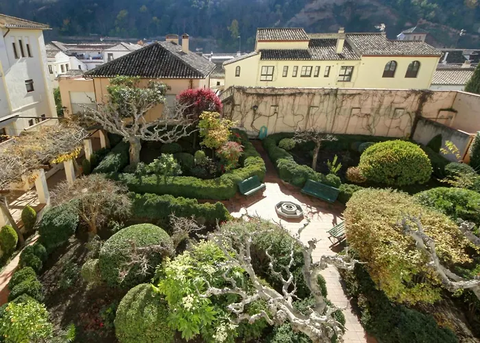 Chezmoihomes Unique Alhambra Views
